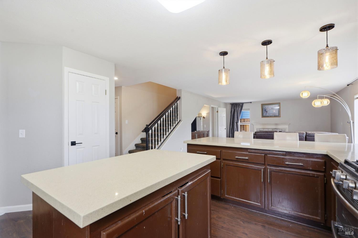 Detail Gallery Image 9 of 24 For 1731 Walnut Creek Dr, Santa Rosa,  CA 95403 - 4 Beds | 2/1 Baths