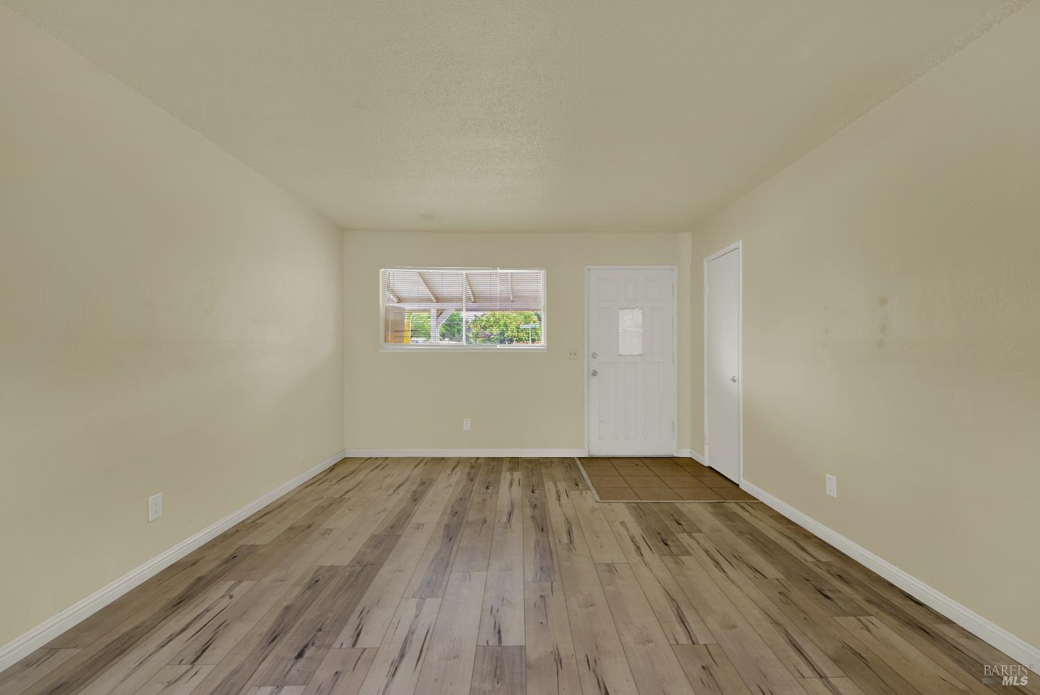 Detail Gallery Image 15 of 69 For 499 Apple Tree Ln, Fairfield,  CA 94533 - 3 Beds | 1 Baths