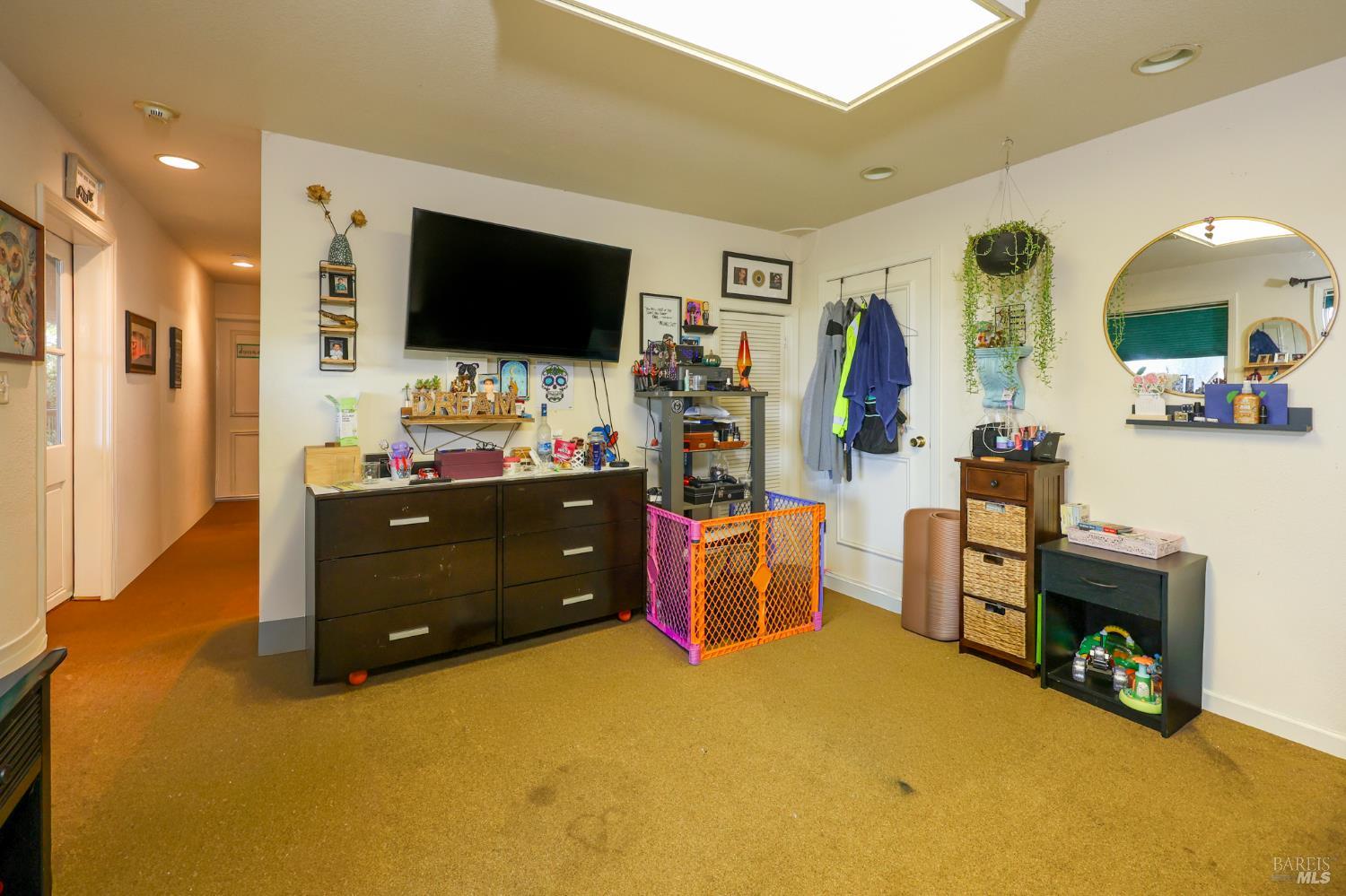 Detail Gallery Image 18 of 28 For 11 Green Point Ln, Novato,  CA 94945 - 5 Beds | 3 Baths