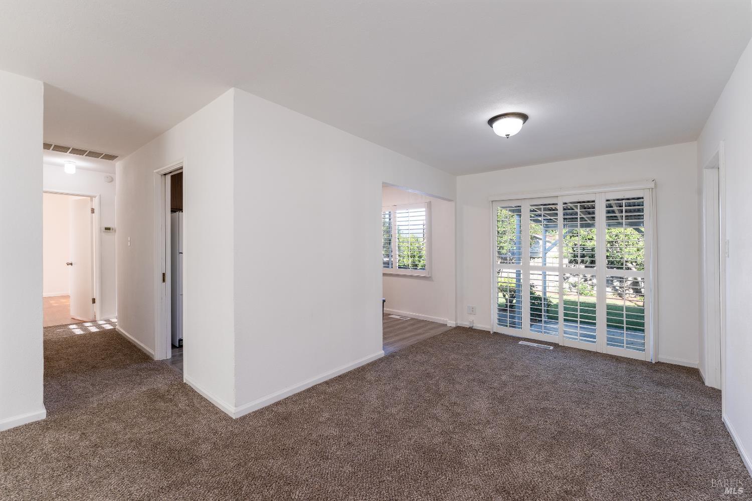 Detail Gallery Image 5 of 16 For 1803 S Dora St, Ukiah,  CA 95482 - 3 Beds | 1 Baths