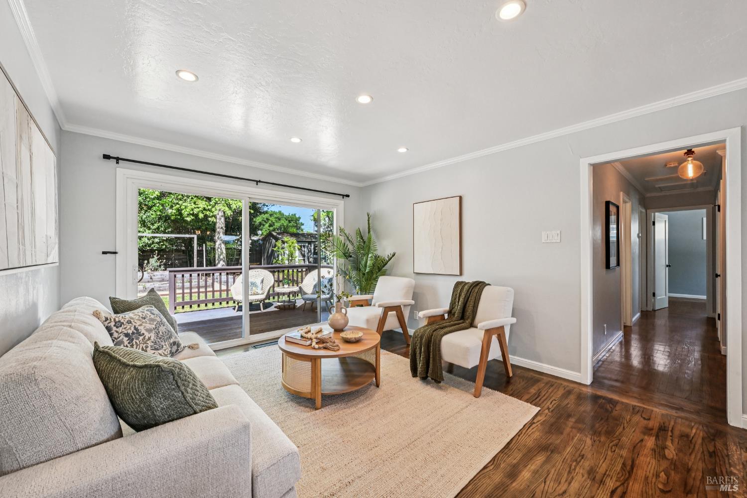 Detail Gallery Image 13 of 41 For 3045 Spring Creek Dr, Santa Rosa,  CA 95405 - 3 Beds | 1 Baths