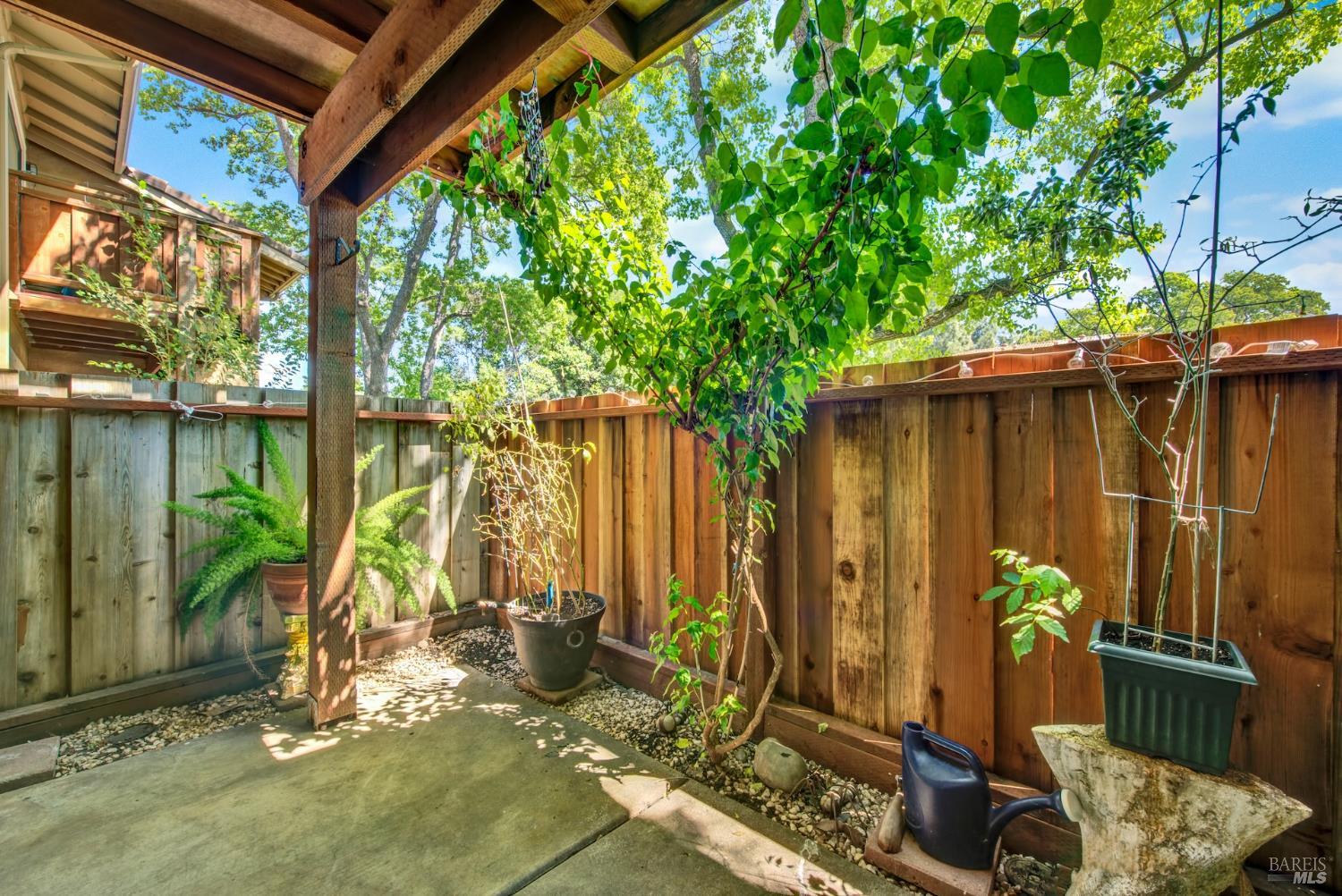 Detail Gallery Image 4 of 48 For 548 Arcadia Dr, Vacaville,  CA 95687 - 2 Beds | 1 Baths