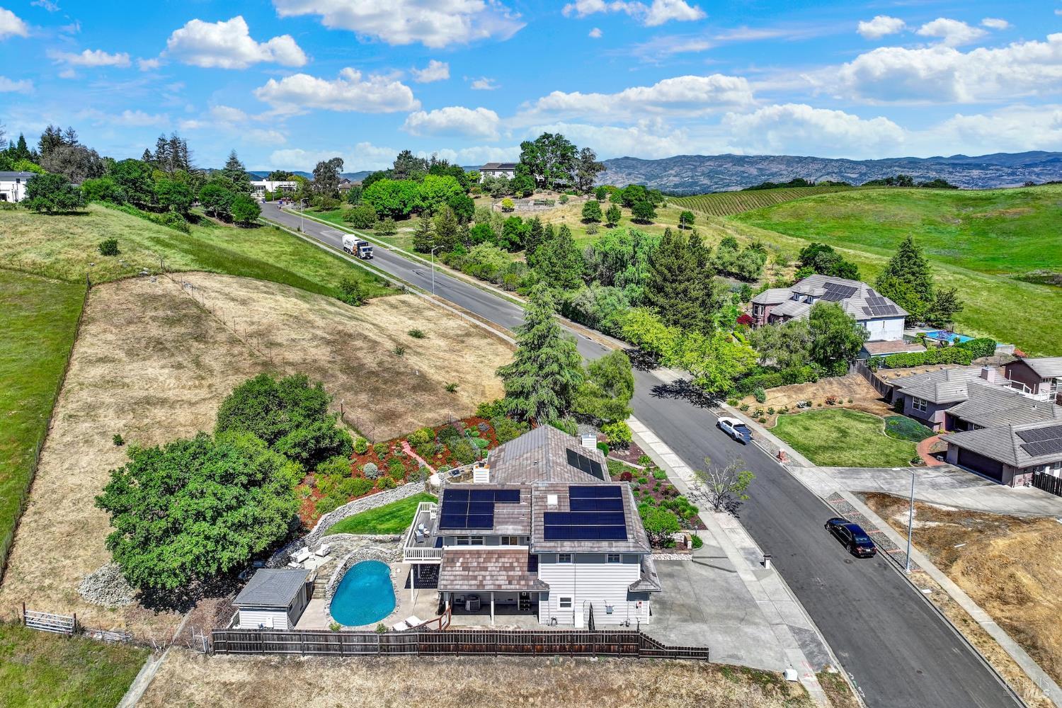 Detail Gallery Image 51 of 59 For 1064 Stonebridge Dr, Napa,  CA 94558 - 3 Beds | 2/1 Baths