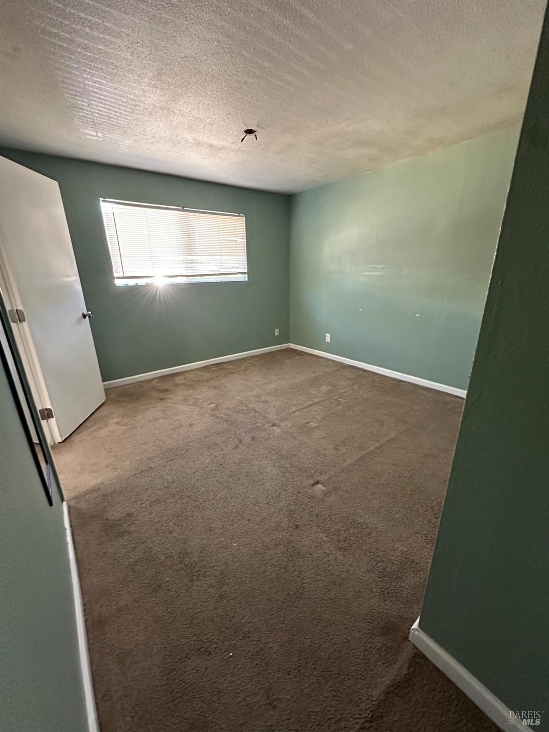 Detail Gallery Image 5 of 8 For 1815 Ohio St, Vallejo,  CA 94590 - 3 Beds | 2 Baths