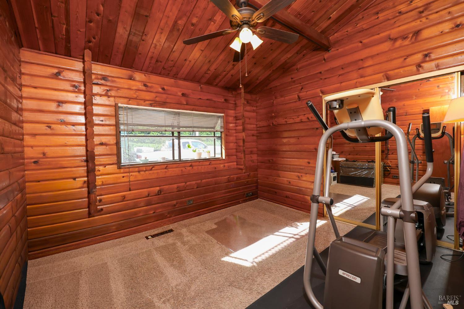 Detail Gallery Image 12 of 28 For 11 Green Point Ln, Novato,  CA 94945 - 5 Beds | 3 Baths