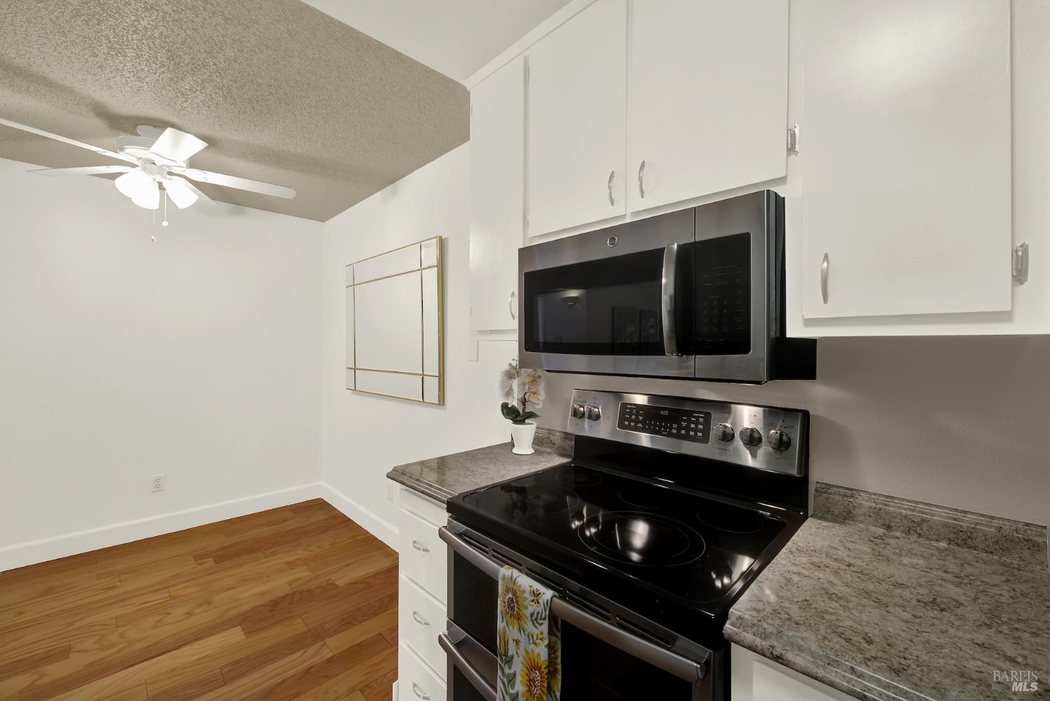 Detail Gallery Image 19 of 48 For 548 Arcadia Dr, Vacaville,  CA 95687 - 2 Beds | 1 Baths