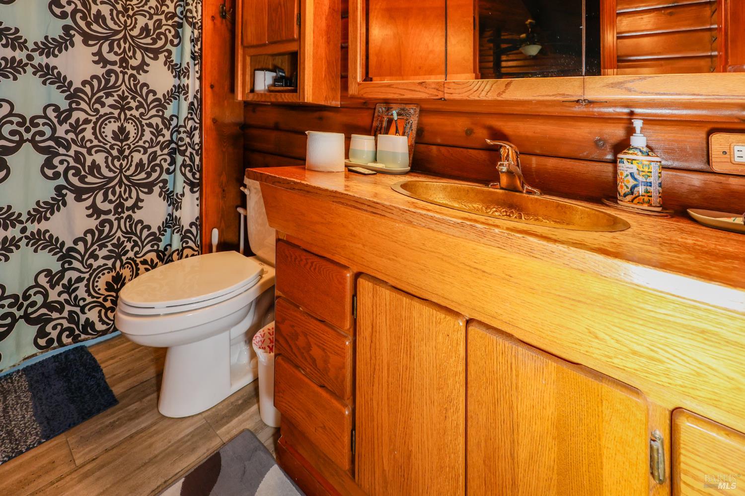 Detail Gallery Image 16 of 28 For 11 Green Point Ln, Novato,  CA 94945 - 5 Beds | 3 Baths