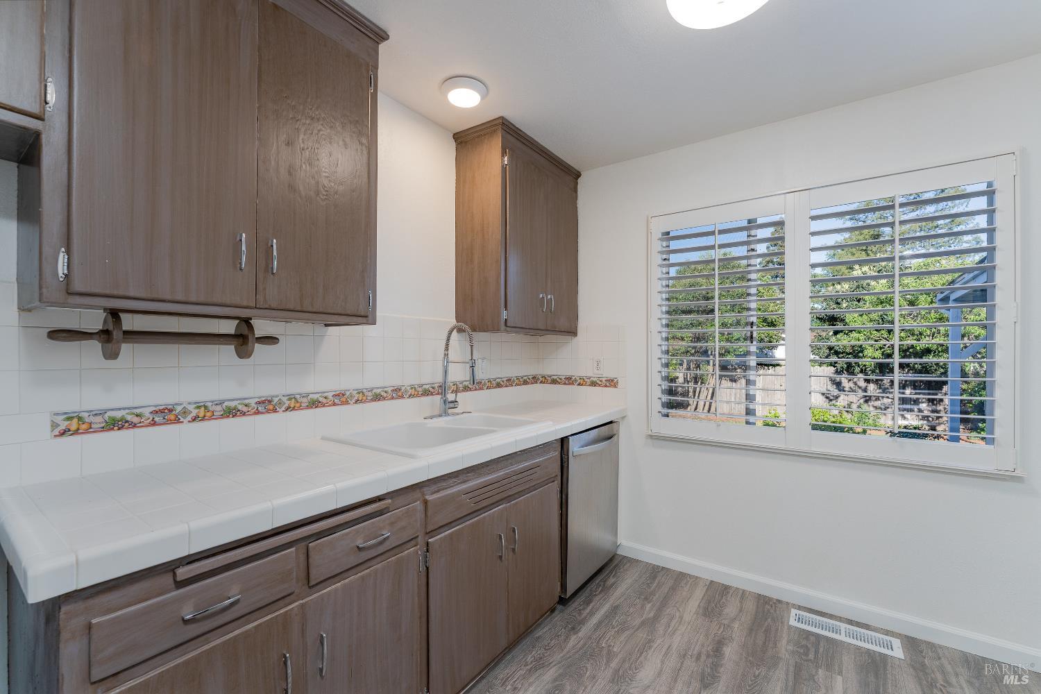 Detail Gallery Image 8 of 16 For 1803 S Dora St, Ukiah,  CA 95482 - 3 Beds | 1 Baths