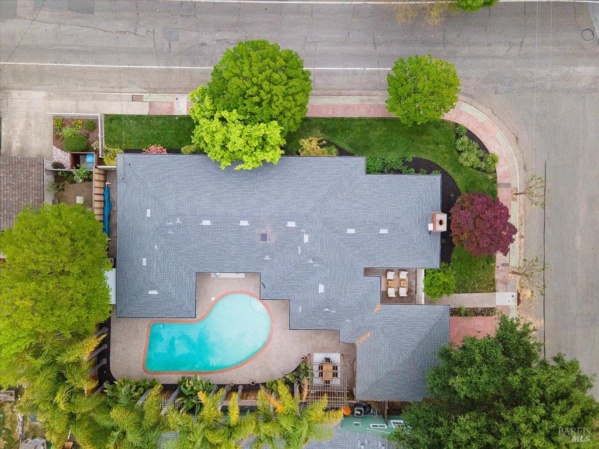 Detail Gallery Image 55 of 62 For 205 Alderbrook Dr, Santa Rosa,  CA 95405 - 3 Beds | 3 Baths