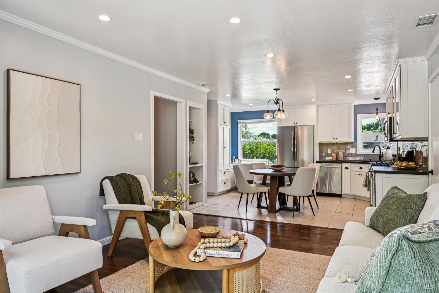 Detail Gallery Image 15 of 41 For 3045 Spring Creek Dr, Santa Rosa,  CA 95405 - 3 Beds | 1 Baths