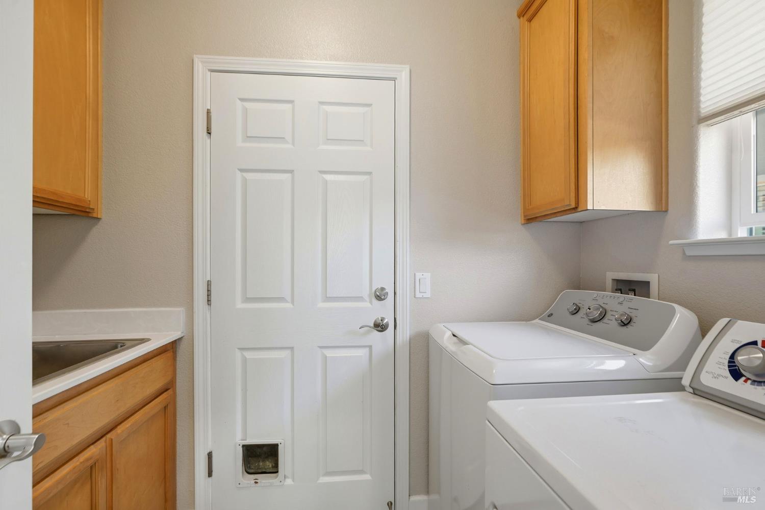 Detail Gallery Image 33 of 48 For 925 Pinot Noir Way, Windsor,  CA 95492 - 4 Beds | 3 Baths