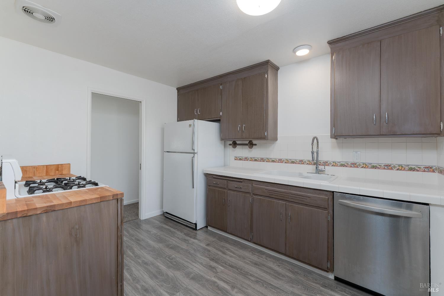 Detail Gallery Image 6 of 16 For 1803 S Dora St, Ukiah,  CA 95482 - 3 Beds | 1 Baths