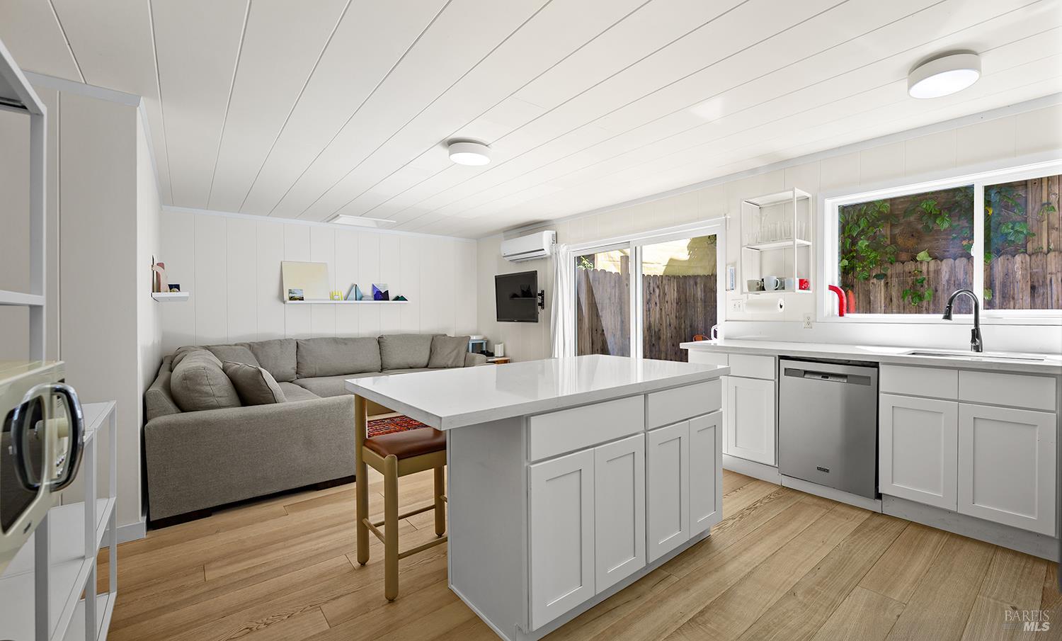 Detail Gallery Image 3 of 28 For 14194 Lovers Ln, Guerneville,  CA 95446 - 3 Beds | 1 Baths