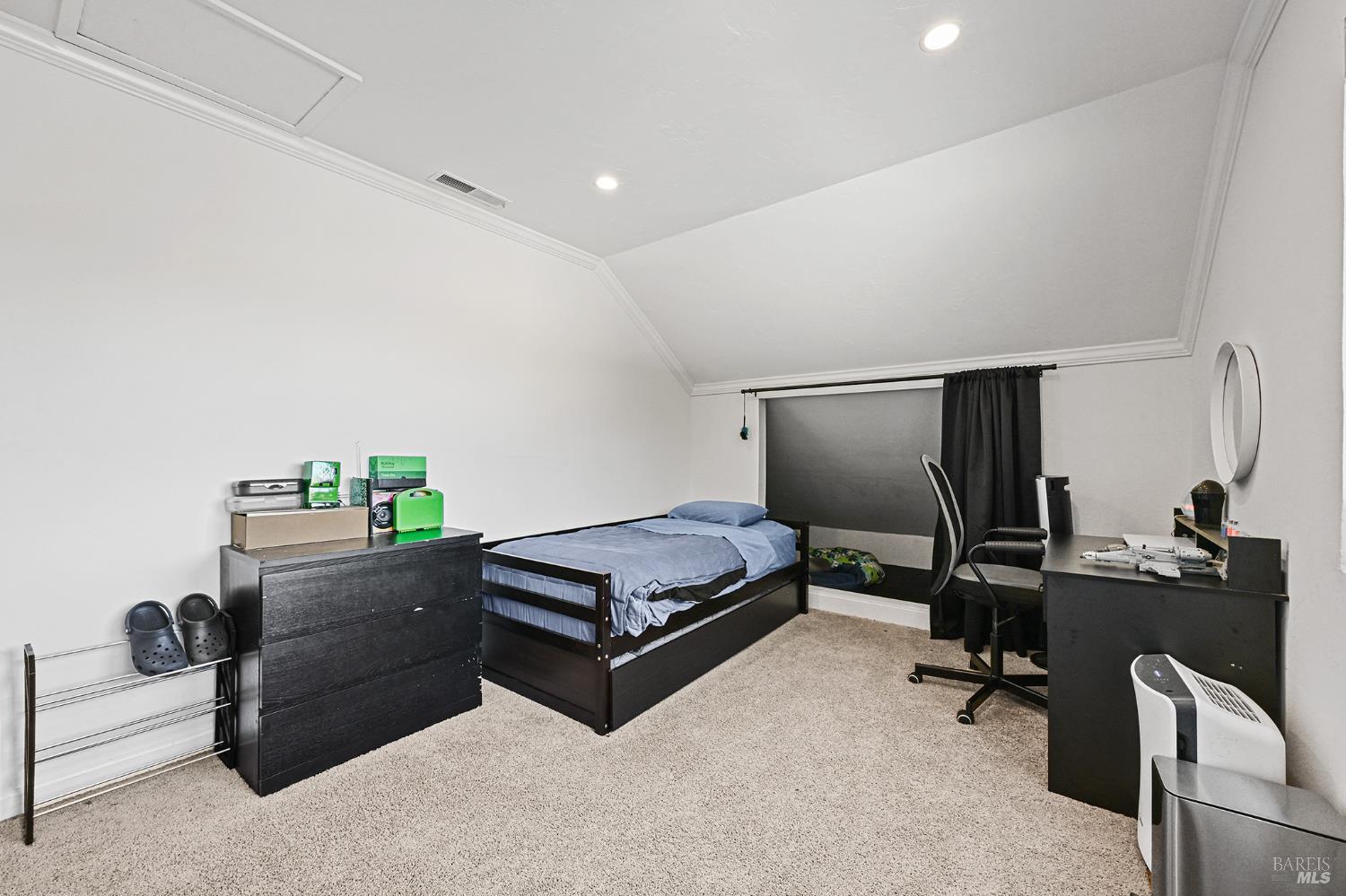 Detail Gallery Image 34 of 45 For 855 Garden Ct, Petaluma,  CA 94954 - 4 Beds | 2 Baths