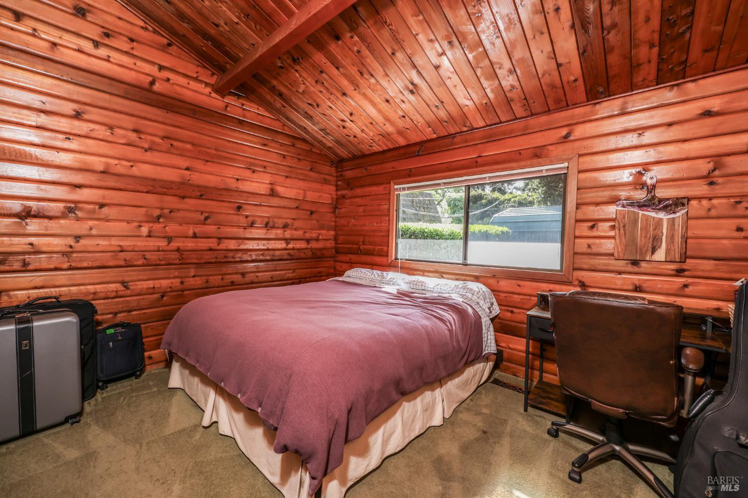 Detail Gallery Image 13 of 28 For 11 Green Point Ln, Novato,  CA 94945 - 5 Beds | 3 Baths