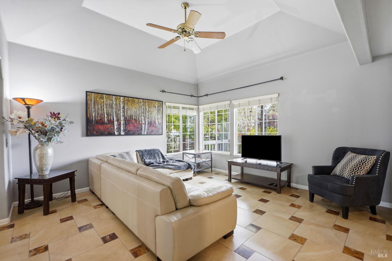 Detail Gallery Image 7 of 24 For 1731 Walnut Creek Dr, Santa Rosa,  CA 95403 - 4 Beds | 2/1 Baths