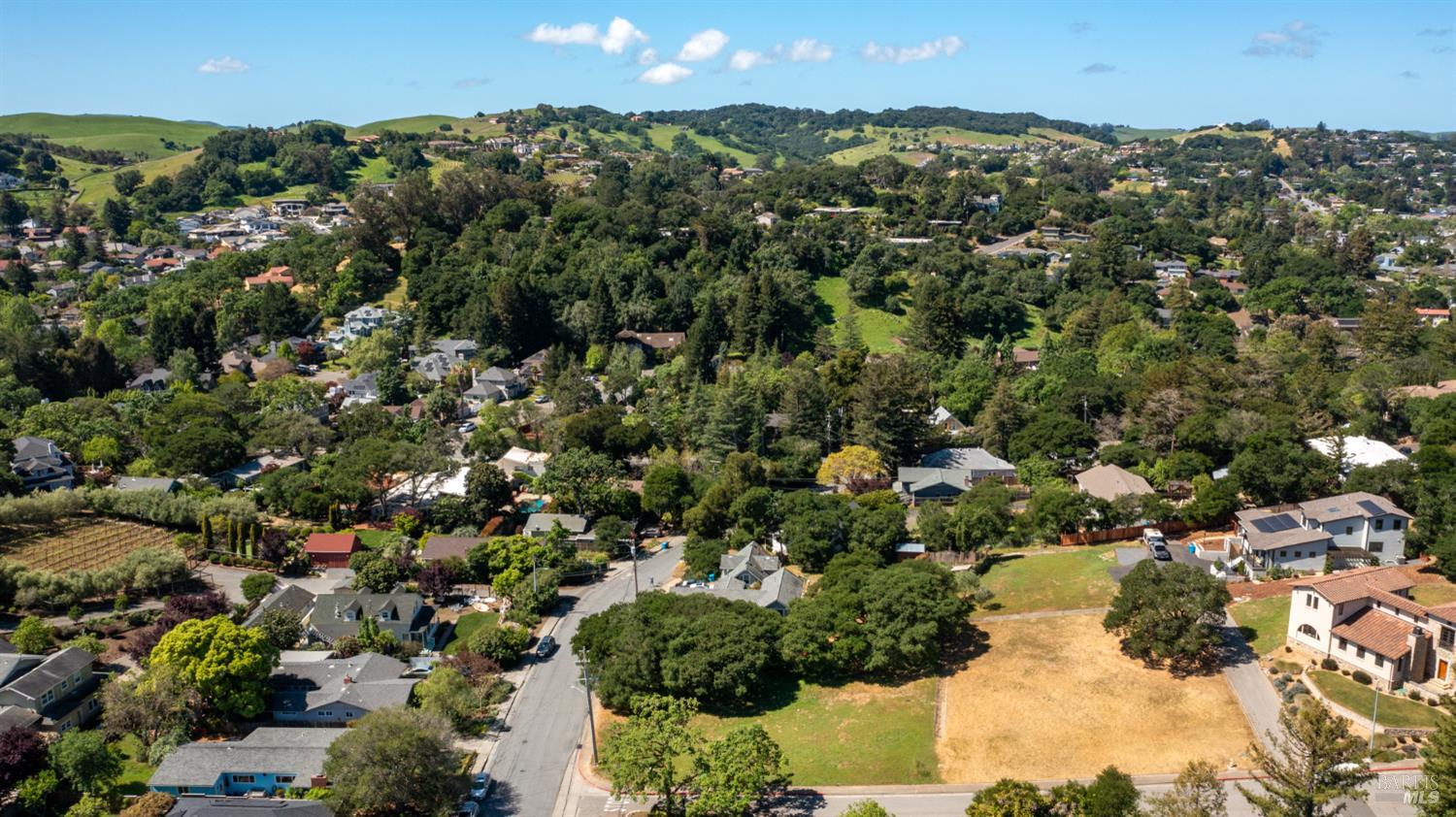 Detail Gallery Image 12 of 18 For 156 Grant Ct, Petaluma,  CA 94952 - – Beds | – Baths