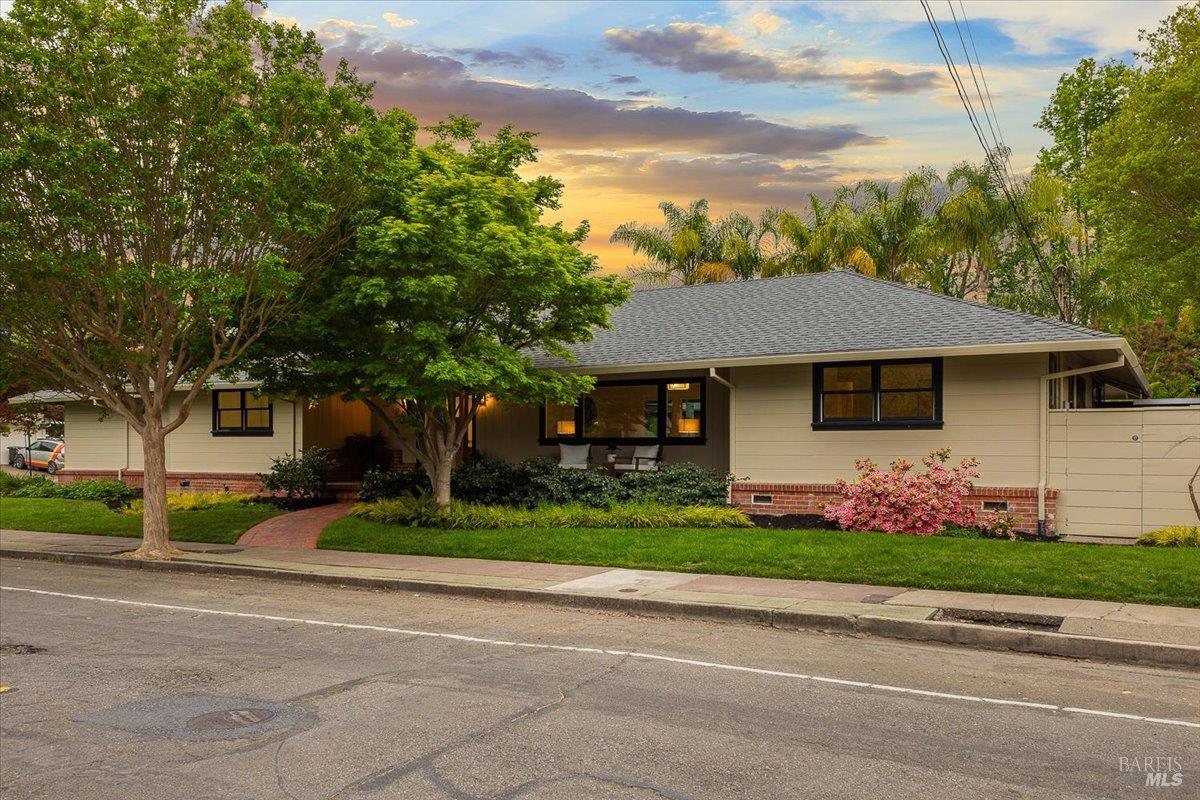 Detail Gallery Image 45 of 62 For 205 Alderbrook Dr, Santa Rosa,  CA 95405 - 3 Beds | 3 Baths