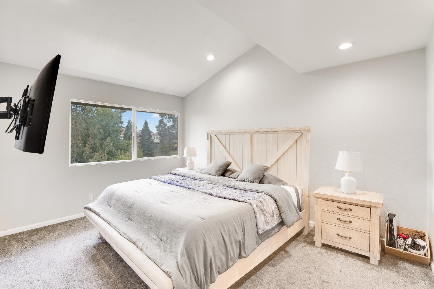 Detail Gallery Image 12 of 18 For 211 Apollo Unkn #5,  Hercules,  CA 94547 - 3 Beds | 2/1 Baths