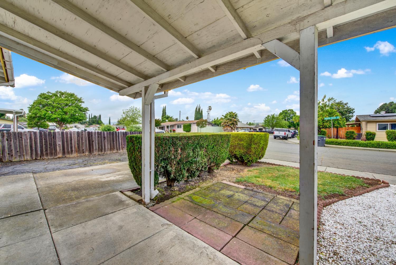 Detail Gallery Image 11 of 69 For 499 Apple Tree Ln, Fairfield,  CA 94533 - 3 Beds | 1 Baths