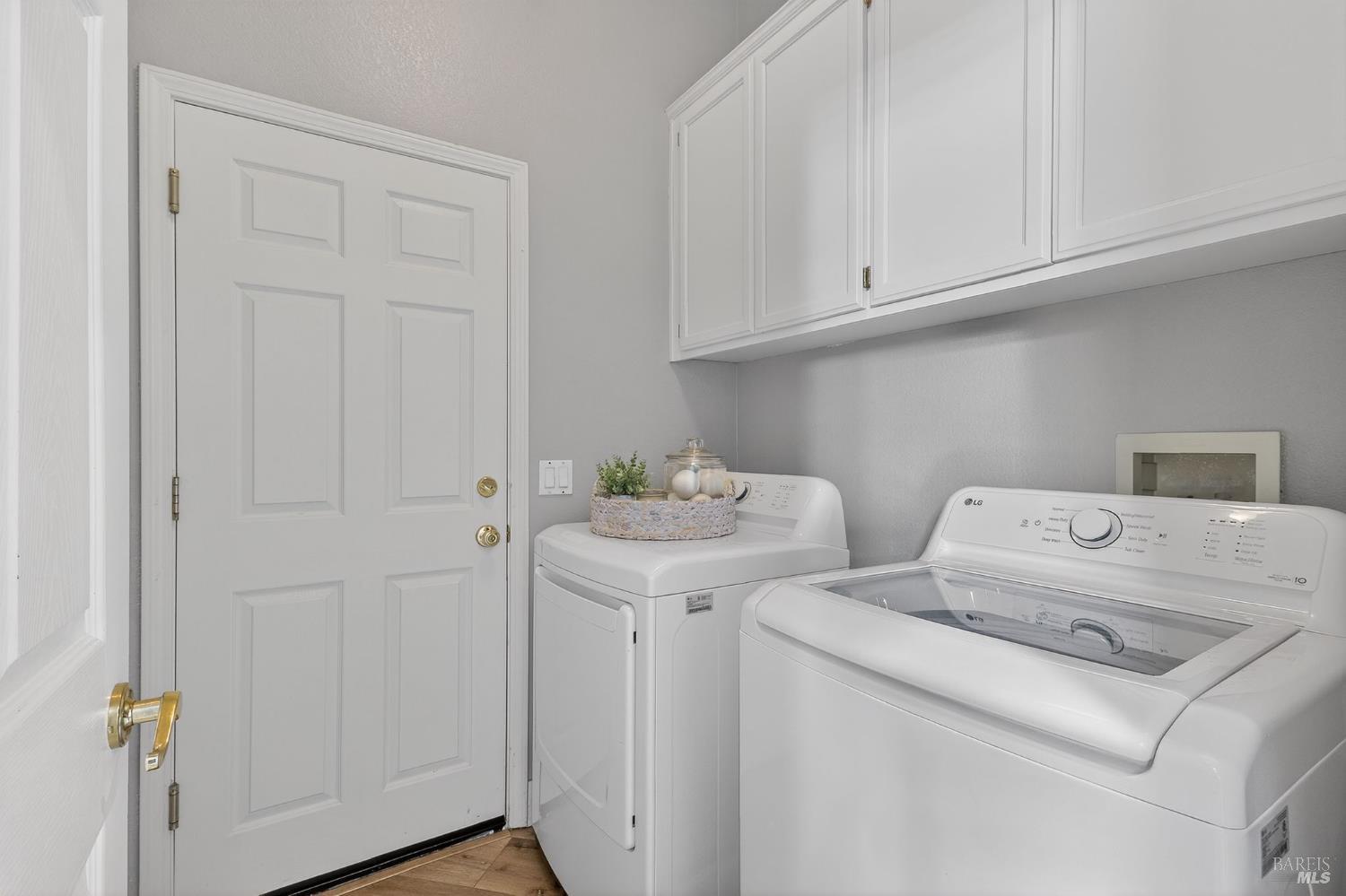 Detail Gallery Image 25 of 28 For 10 Makena Ct, Petaluma,  CA 94954 - 4 Beds | 3 Baths