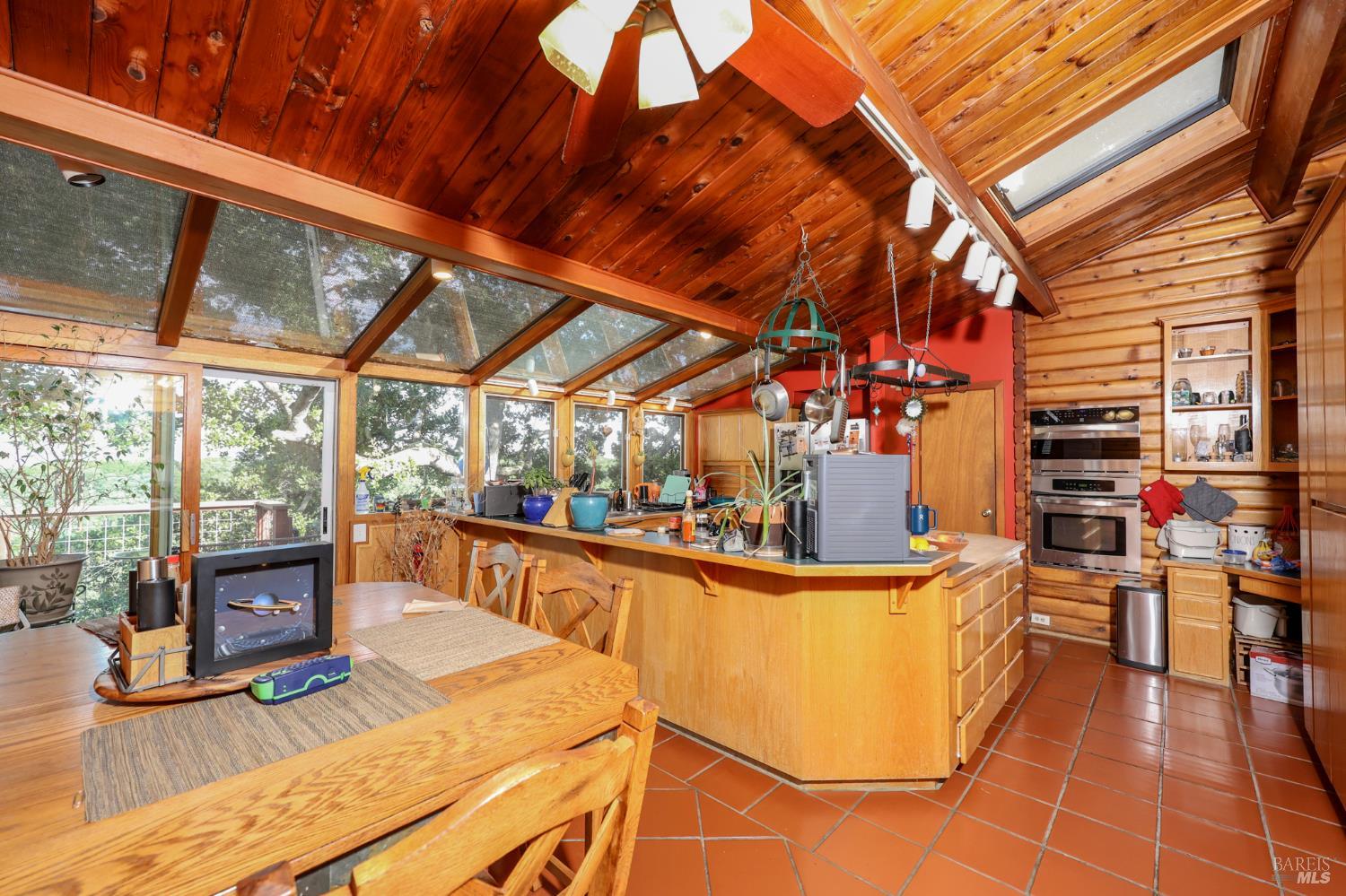 Detail Gallery Image 9 of 28 For 11 Green Point Ln, Novato,  CA 94945 - 5 Beds | 3 Baths