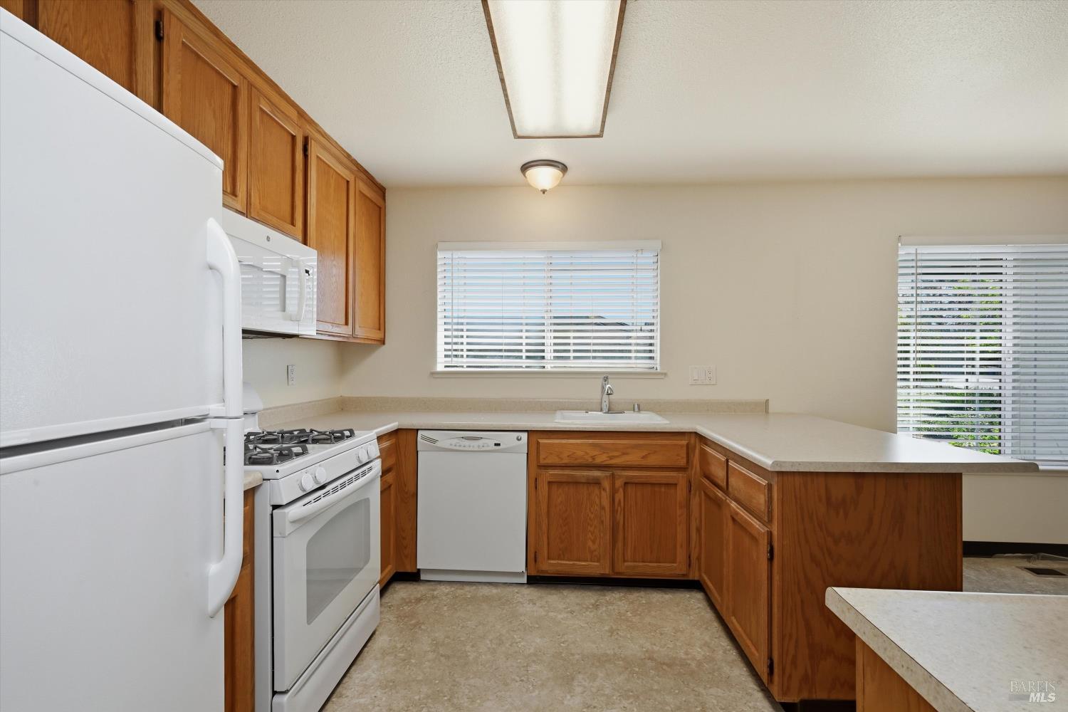 Detail Gallery Image 11 of 26 For 786 William Ct, Napa,  CA 94558 - 2 Beds | 2 Baths