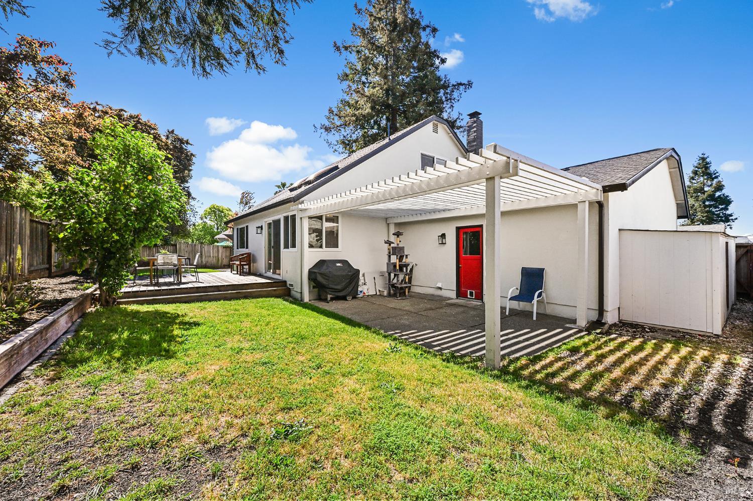 Detail Gallery Image 36 of 45 For 855 Garden Ct, Petaluma,  CA 94954 - 4 Beds | 2 Baths