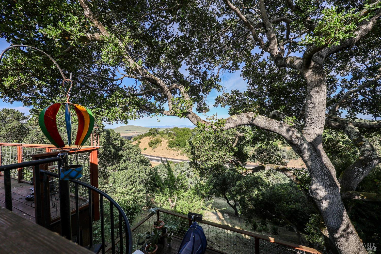 Detail Gallery Image 26 of 28 For 11 Green Point Ln, Novato,  CA 94945 - 5 Beds | 3 Baths