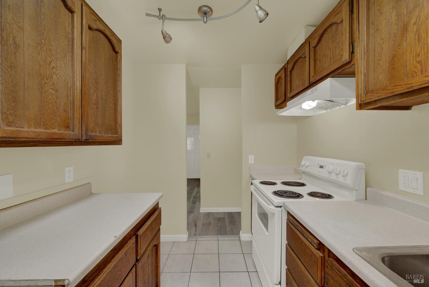 Detail Gallery Image 23 of 69 For 499 Apple Tree Ln, Fairfield,  CA 94533 - 3 Beds | 1 Baths