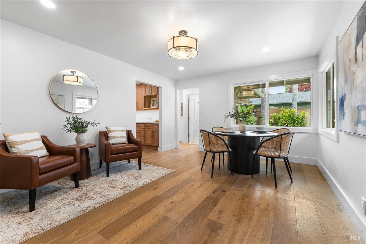 Detail Gallery Image 13 of 62 For 205 Alderbrook Dr, Santa Rosa,  CA 95405 - 3 Beds | 3 Baths