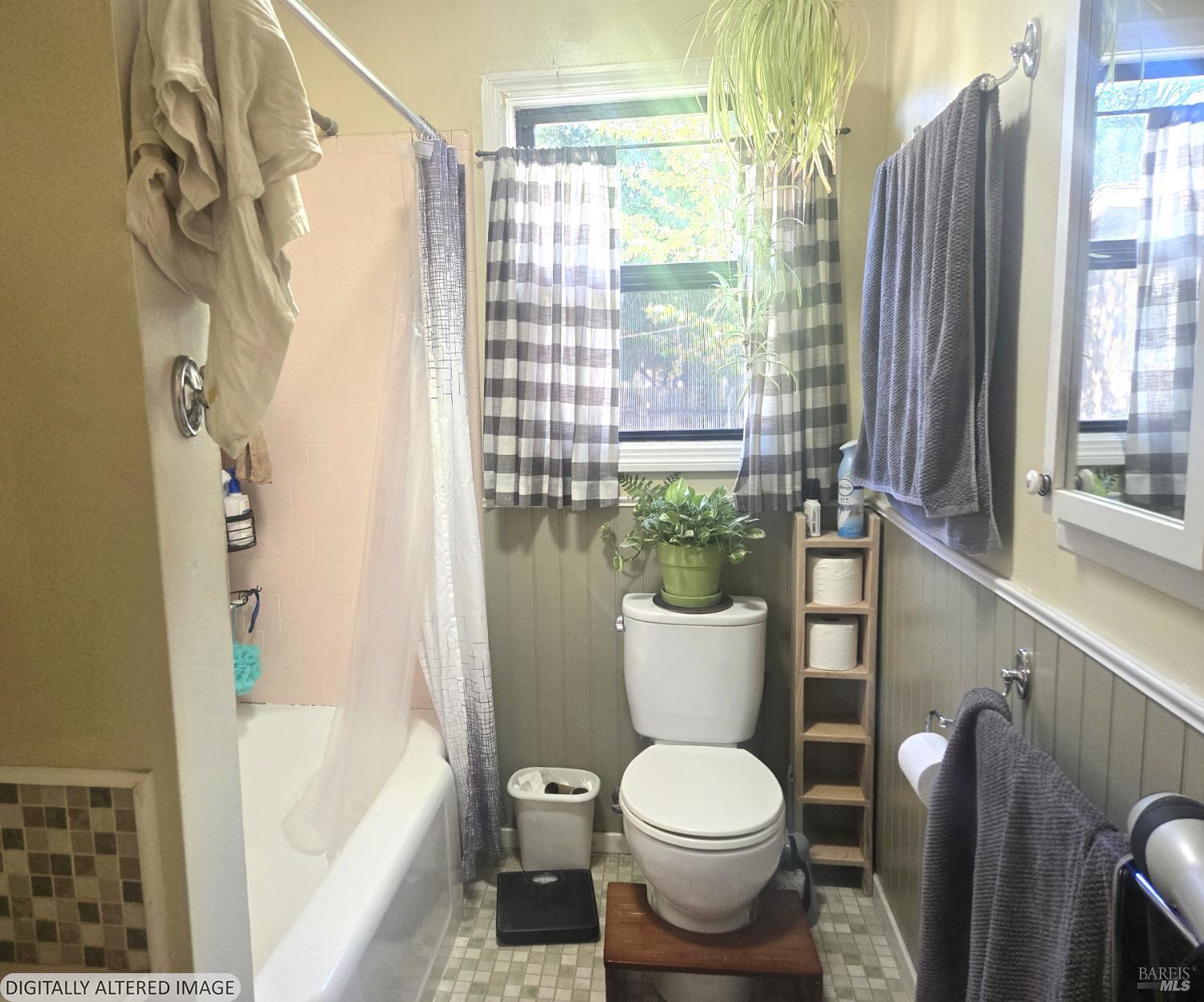 Detail Gallery Image 5 of 12 For 930 Georgia St, Santa Rosa,  CA 95404 - 2 Beds | 1 Baths