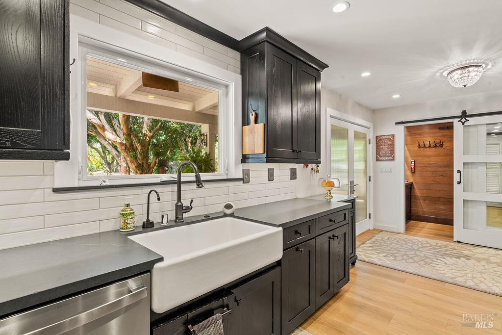 Detail Gallery Image 9 of 38 For 779 Joni Ct, Windsor,  CA 95492 - 4 Beds | 3 Baths