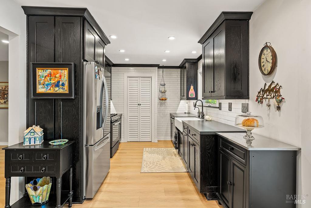 Detail Gallery Image 10 of 38 For 779 Joni Ct, Windsor,  CA 95492 - 4 Beds | 3 Baths