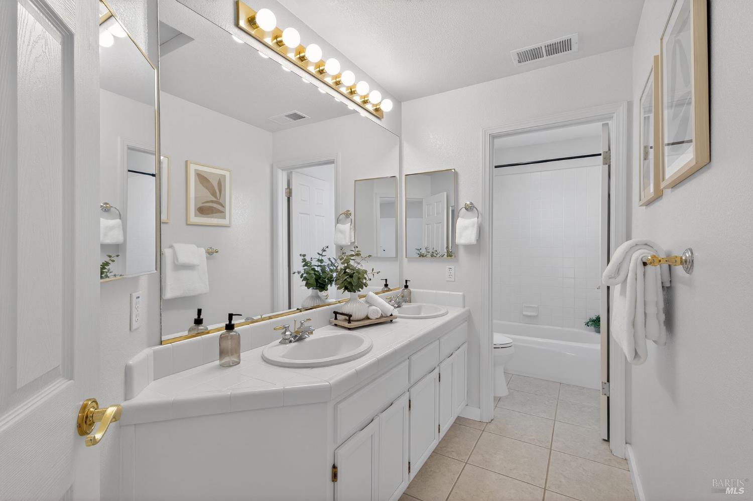 Detail Gallery Image 24 of 28 For 10 Makena Ct, Petaluma,  CA 94954 - 4 Beds | 3 Baths