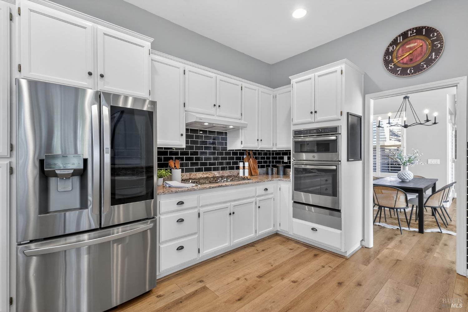 Detail Gallery Image 10 of 28 For 10 Makena Ct, Petaluma,  CA 94954 - 4 Beds | 3 Baths