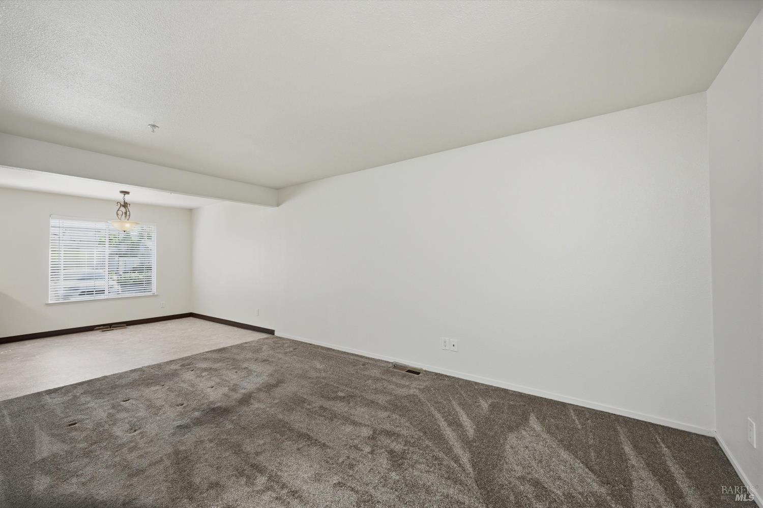 Detail Gallery Image 12 of 26 For 786 William Ct, Napa,  CA 94558 - 2 Beds | 2 Baths