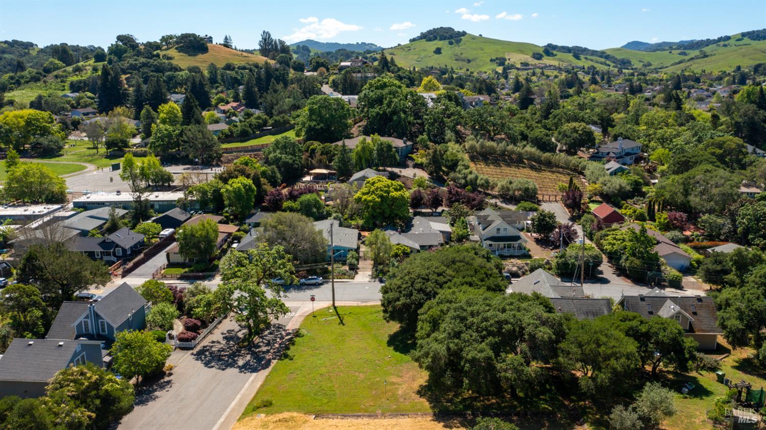 Detail Gallery Image 6 of 18 For 156 Grant Ct, Petaluma,  CA 94952 - – Beds | – Baths