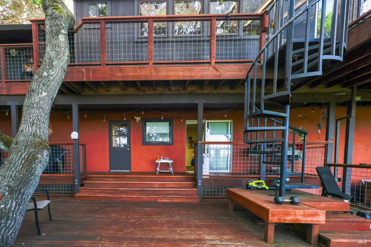 Detail Gallery Image 20 of 28 For 11 Green Point Ln, Novato,  CA 94945 - 5 Beds | 3 Baths