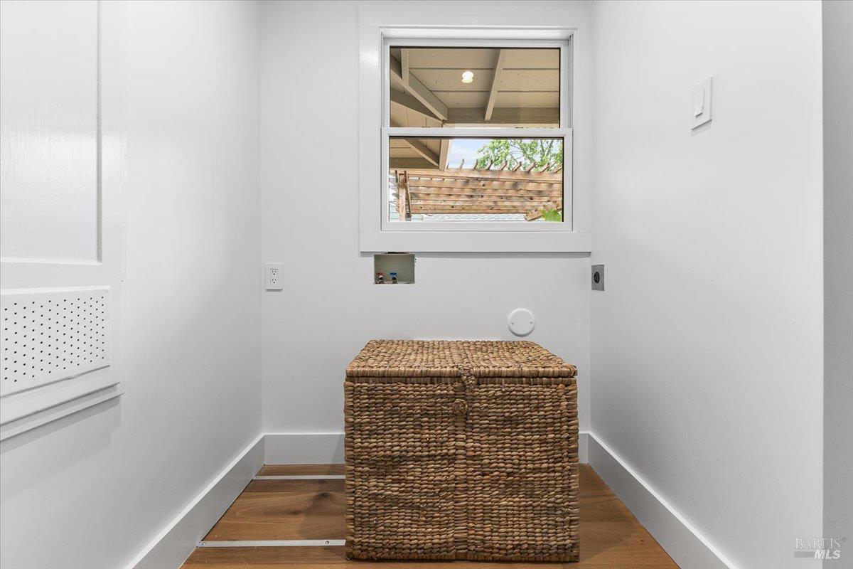 Detail Gallery Image 39 of 62 For 205 Alderbrook Dr, Santa Rosa,  CA 95405 - 3 Beds | 3 Baths