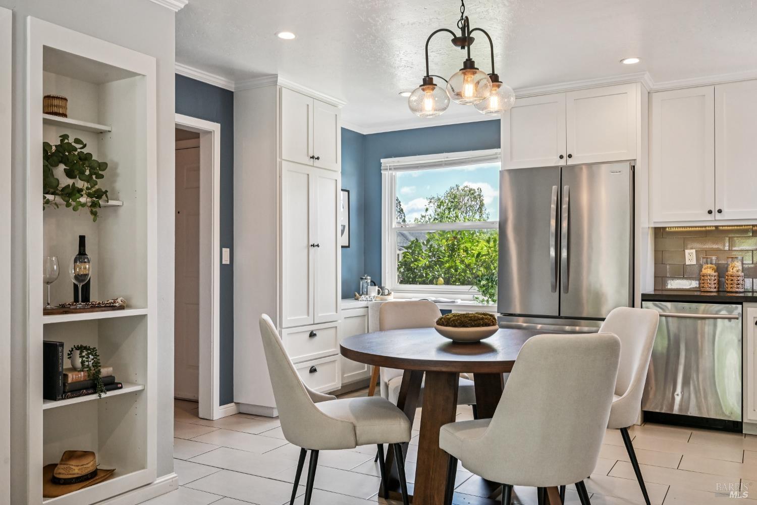 Detail Gallery Image 7 of 41 For 3045 Spring Creek Dr, Santa Rosa,  CA 95405 - 3 Beds | 1 Baths