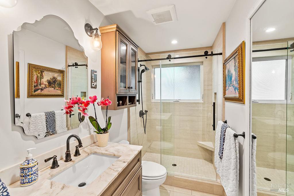 Detail Gallery Image 23 of 38 For 779 Joni Ct, Windsor,  CA 95492 - 4 Beds | 3 Baths