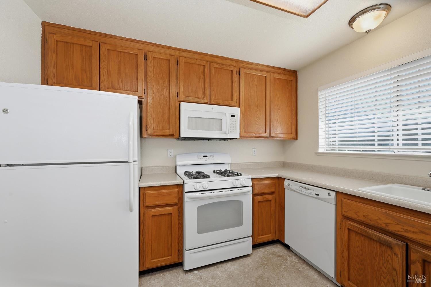 Detail Gallery Image 8 of 26 For 786 William Ct, Napa,  CA 94558 - 2 Beds | 2 Baths