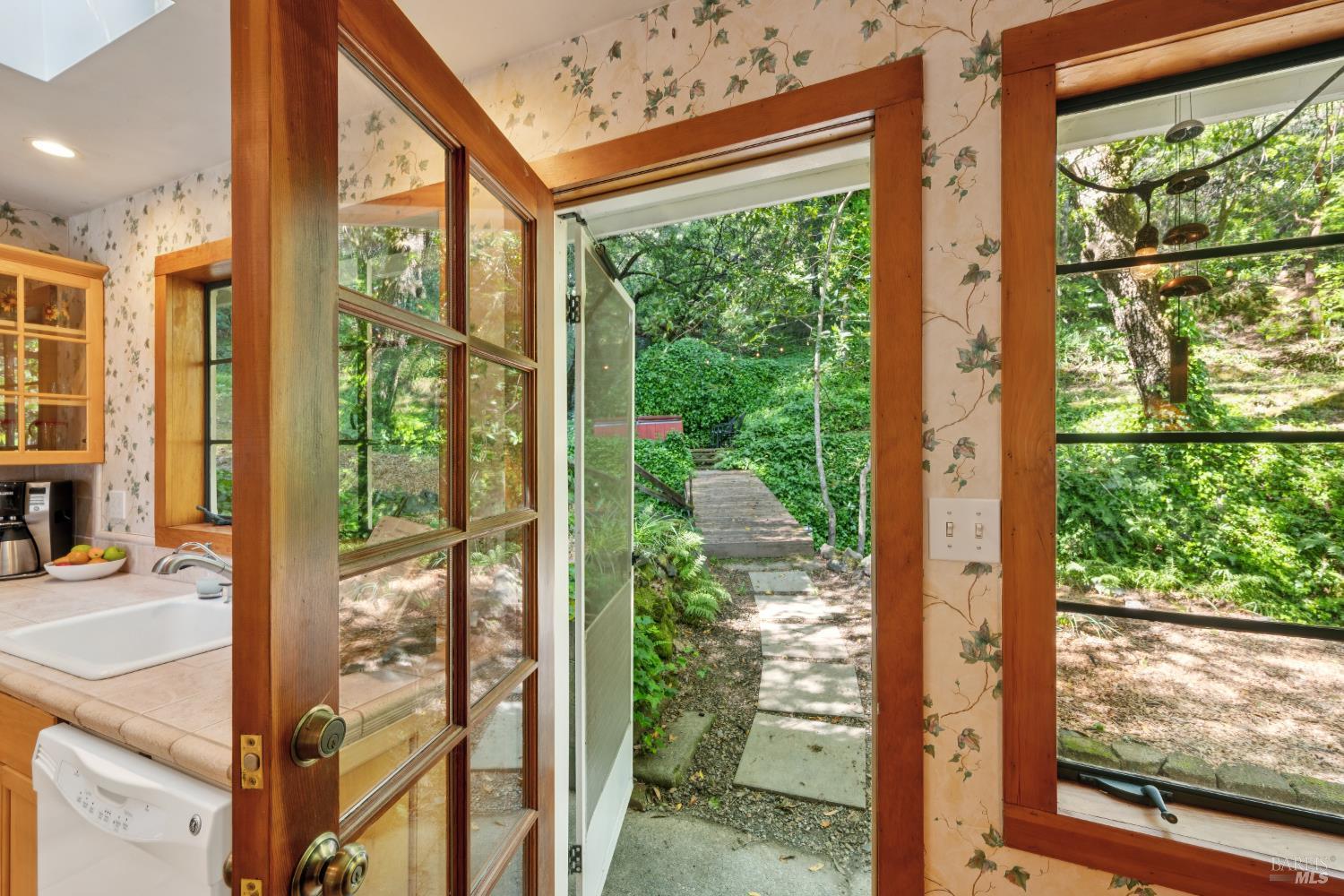 Detail Gallery Image 18 of 51 For 1311 W Dry Creek Rd, Healdsburg,  CA 95448 - 2 Beds | 1/1 Baths