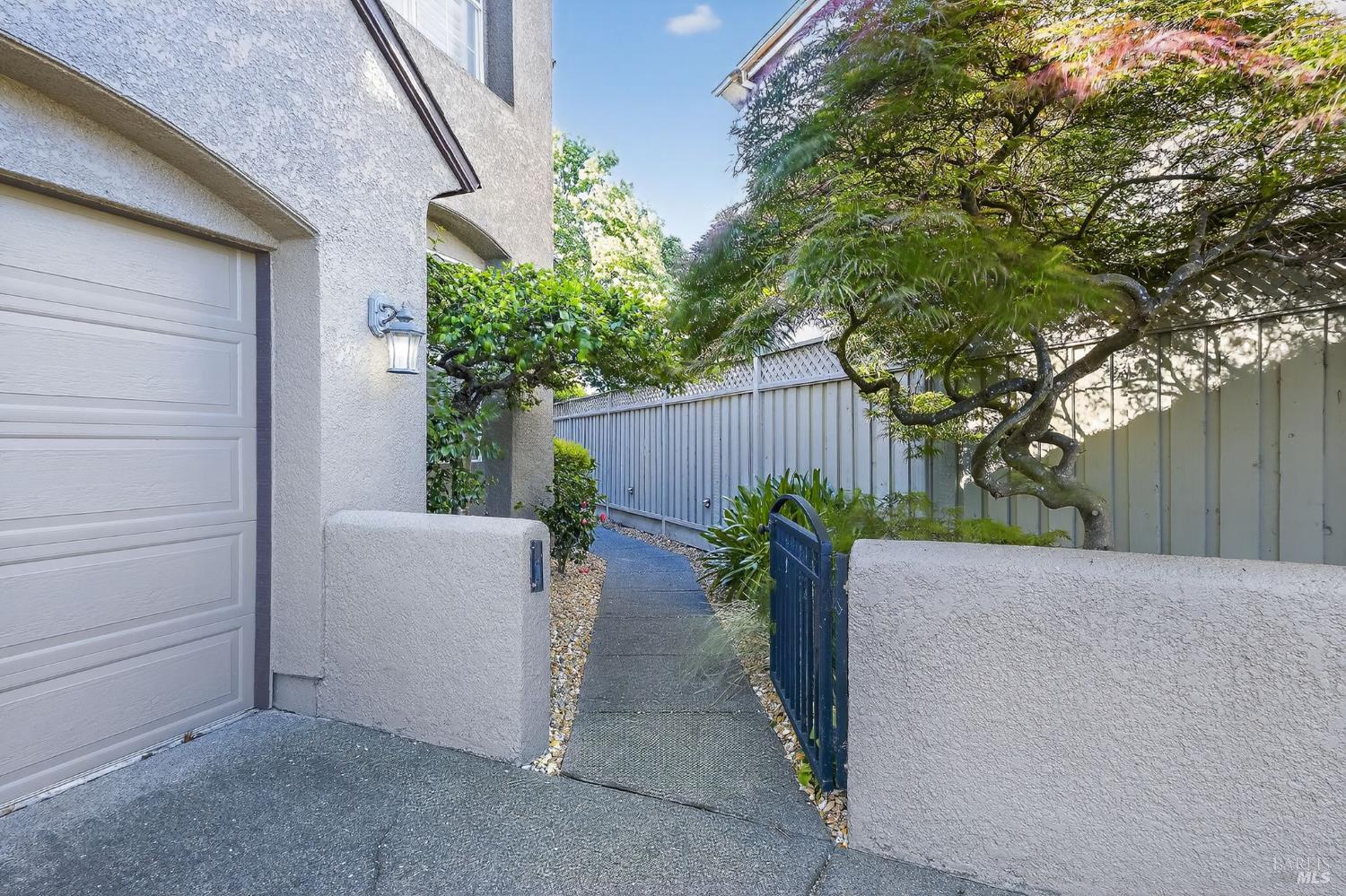 Detail Gallery Image 2 of 28 For 10 Makena Ct, Petaluma,  CA 94954 - 4 Beds | 3 Baths