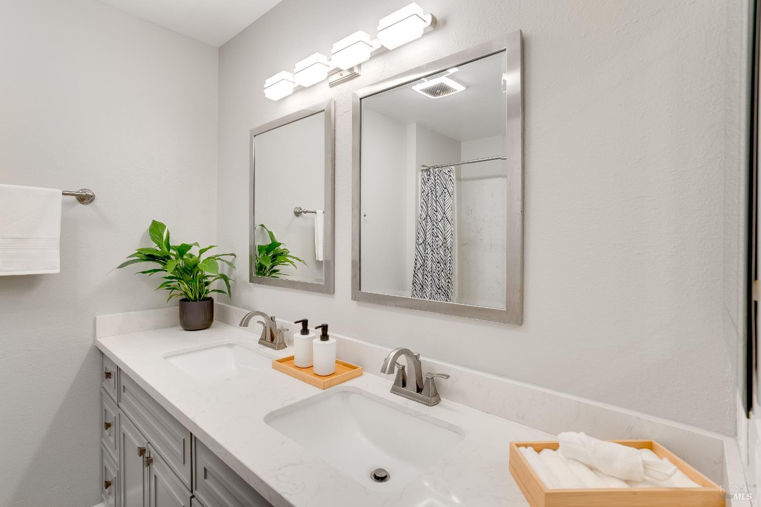 Detail Gallery Image 10 of 18 For 211 Apollo Unkn #5,  Hercules,  CA 94547 - 3 Beds | 2/1 Baths