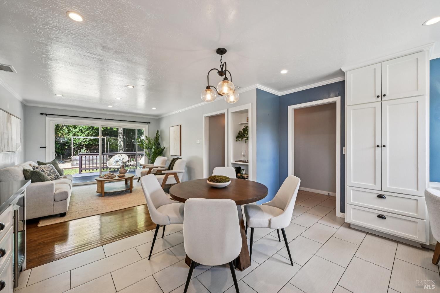 Detail Gallery Image 11 of 41 For 3045 Spring Creek Dr, Santa Rosa,  CA 95405 - 3 Beds | 1 Baths