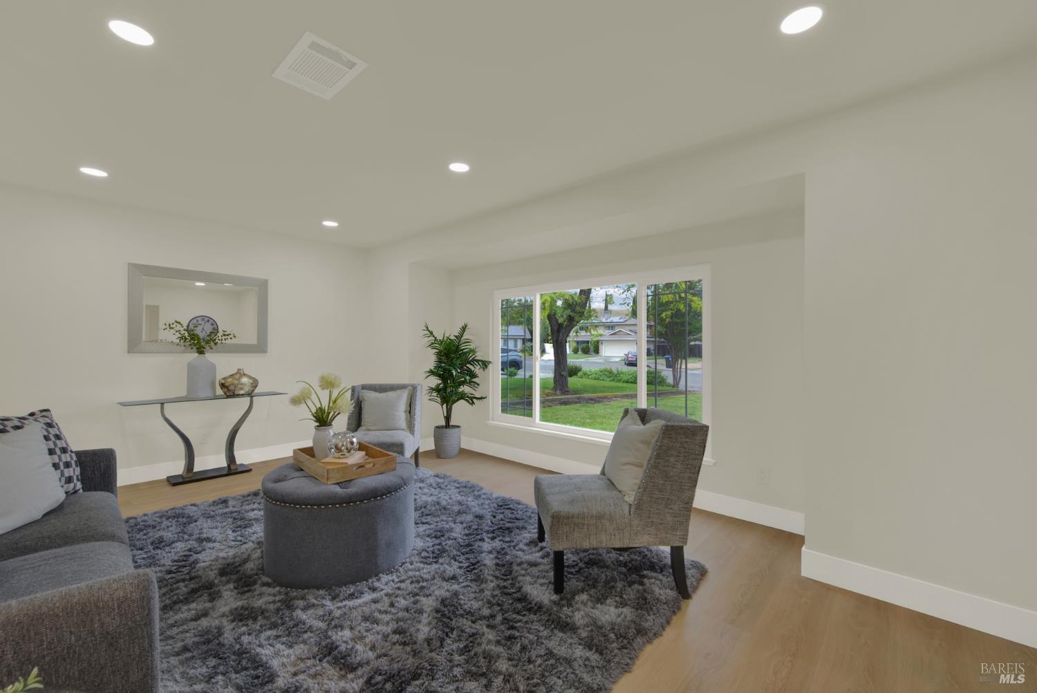 Detail Gallery Image 5 of 64 For 413 Violet Ct, Fairfield,  CA 94533 - 4 Beds | 2 Baths