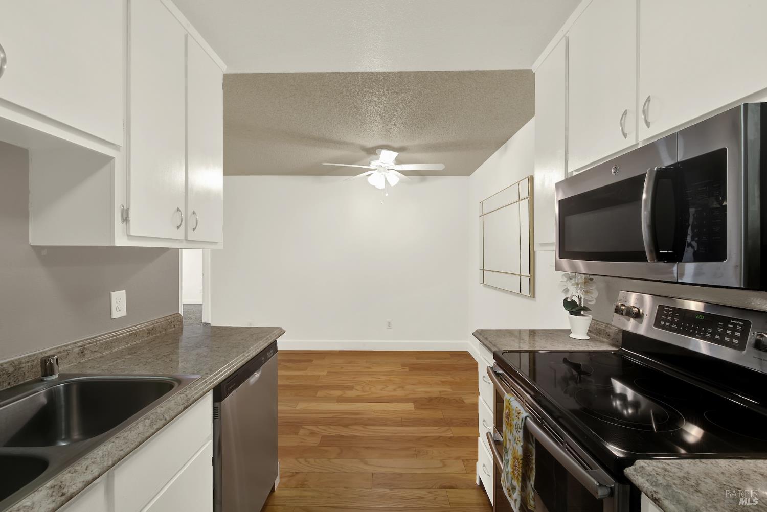 Detail Gallery Image 20 of 48 For 548 Arcadia Dr, Vacaville,  CA 95687 - 2 Beds | 1 Baths