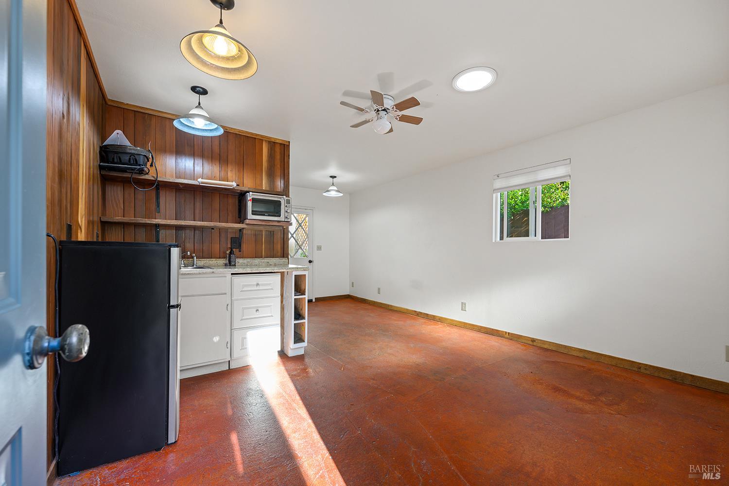 Detail Gallery Image 30 of 39 For 285 Neva St, Sebastopol,  CA 95472 - 3 Beds | 2/1 Baths